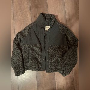 A&F gray leopard fleece jacket